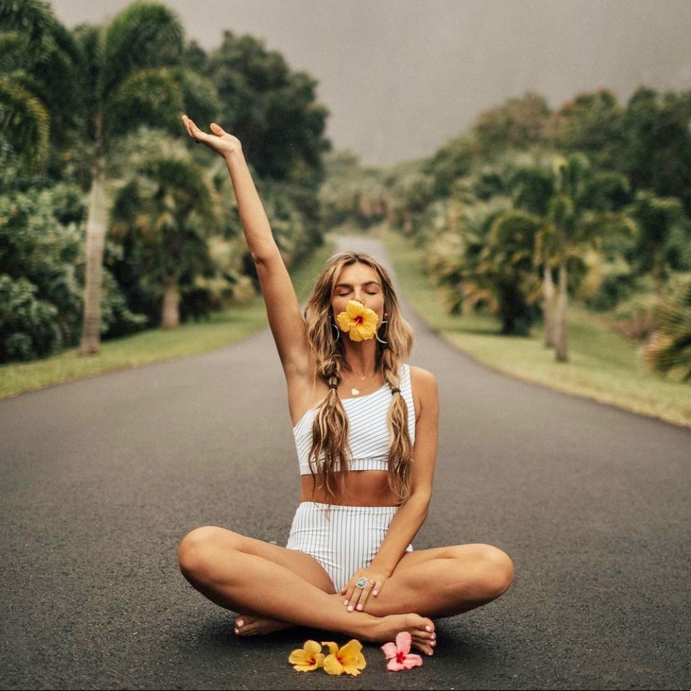 ALBION breezy street icon crop + high waisted swim